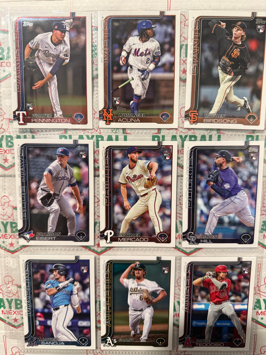 Lote 2025 Topps Rookie Card Base 18 Tarjetas