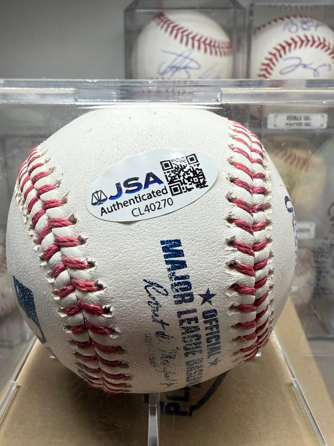 Etiqueta de autenticación JSA CL40270 en pelota de Alejandro Kirk