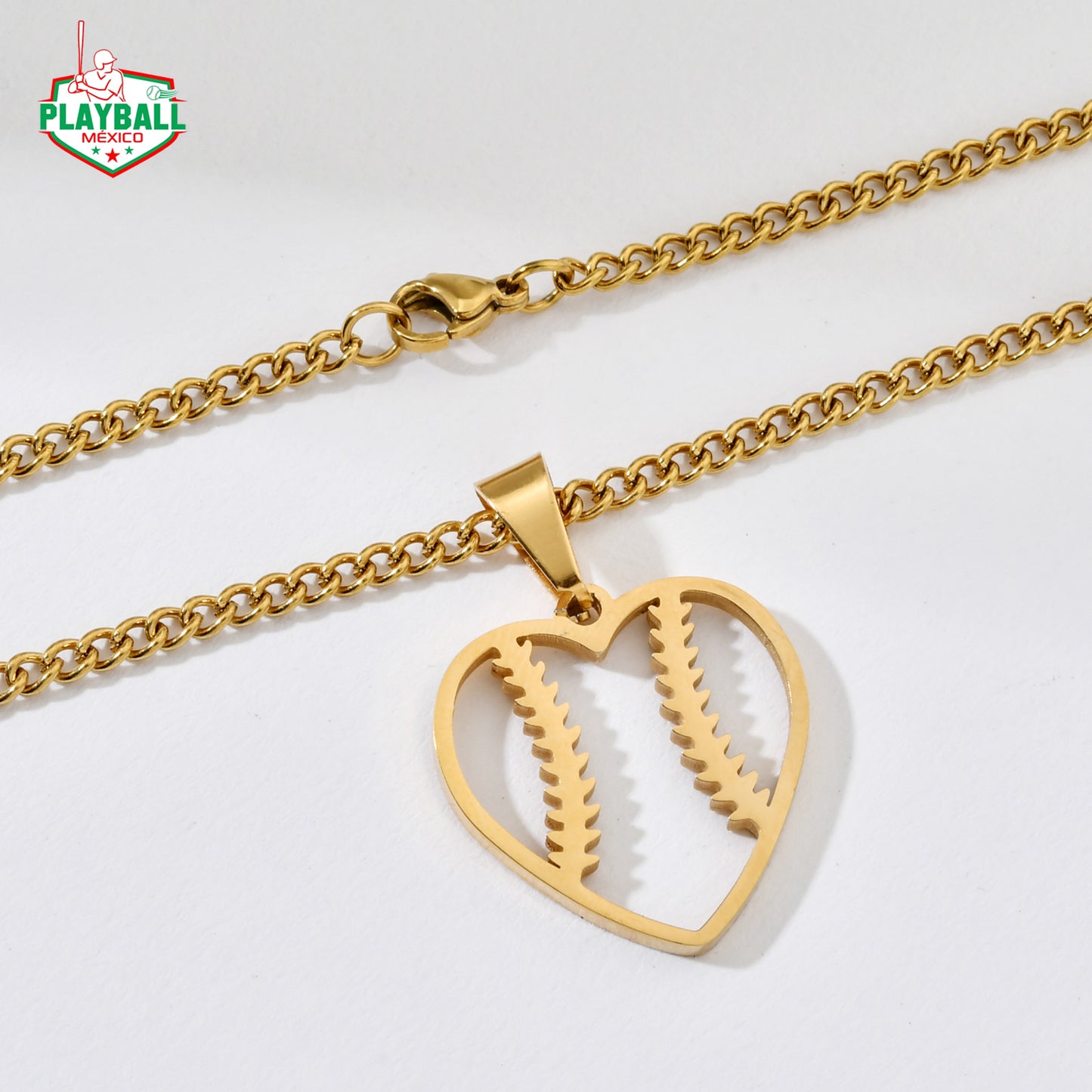 Pendiente y Cadena De Corazón Beisbolero Dorado.
